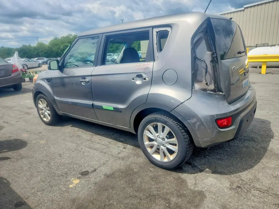 2013 KIA SOUL +  