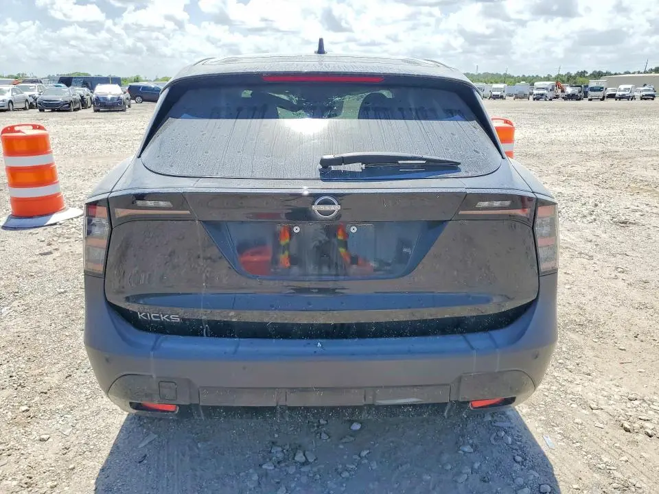 2025 NISSAN KICKS SV  
