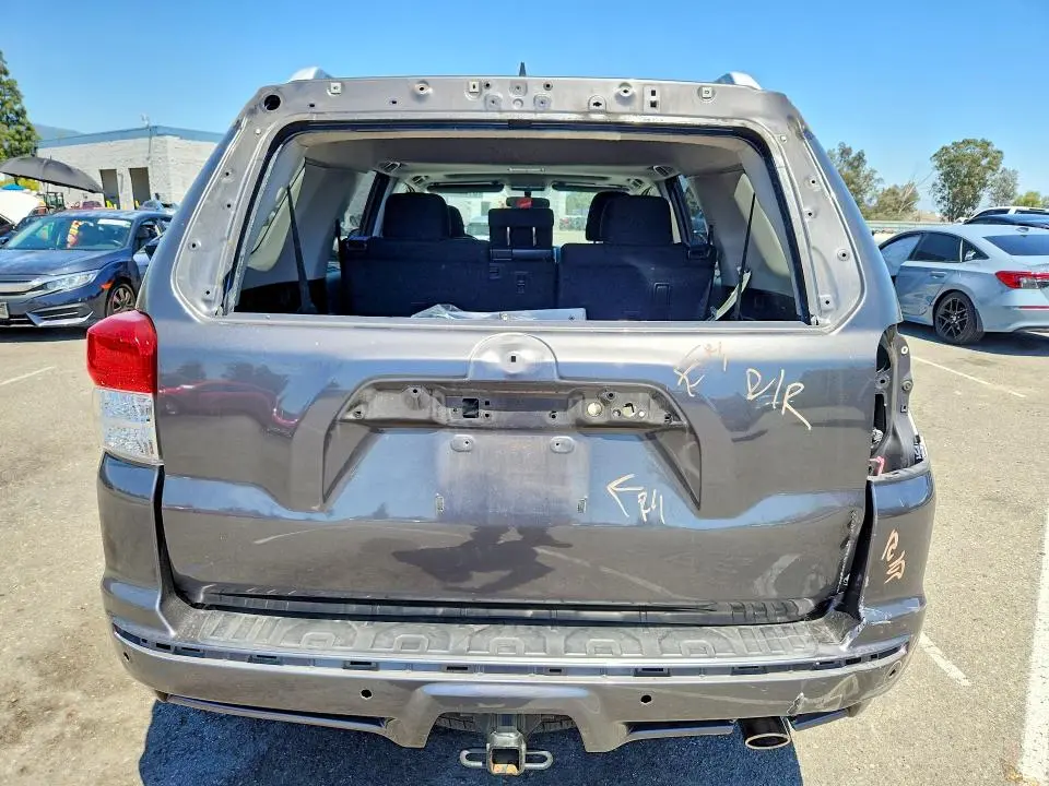 2010 TOYOTA 4RUNNER SR5  