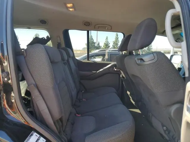 2010 NISSAN PATHFINDER S  