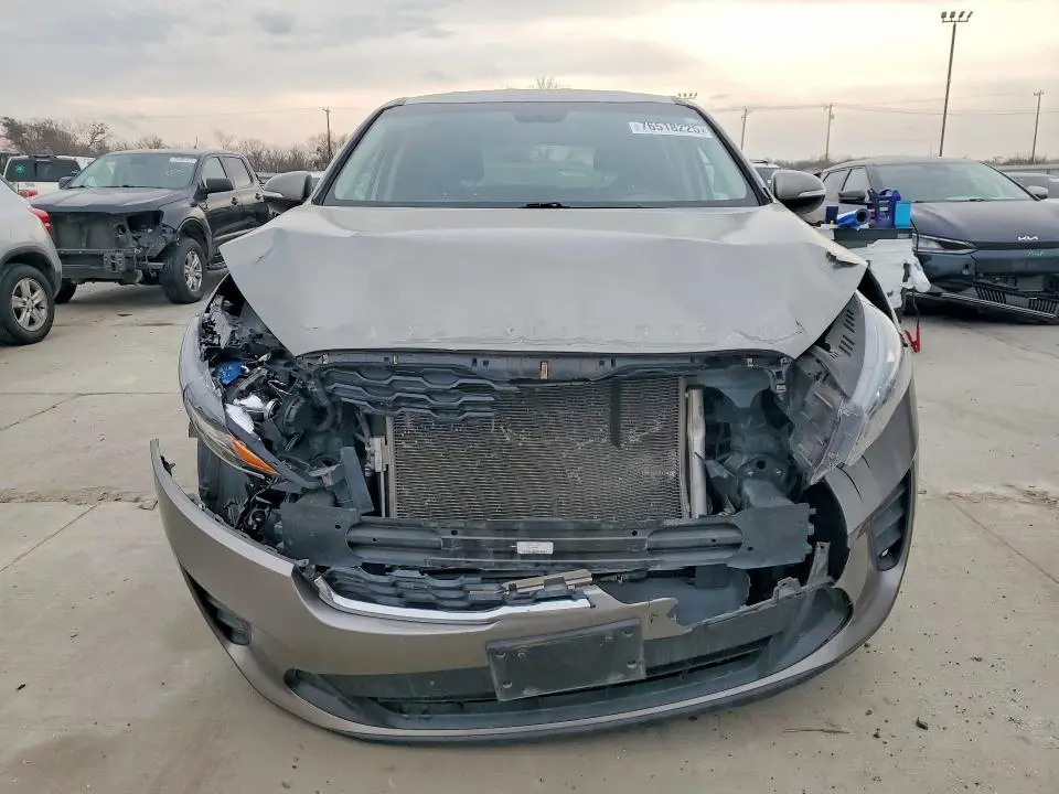 2019 KIA SORENTO LX V6  