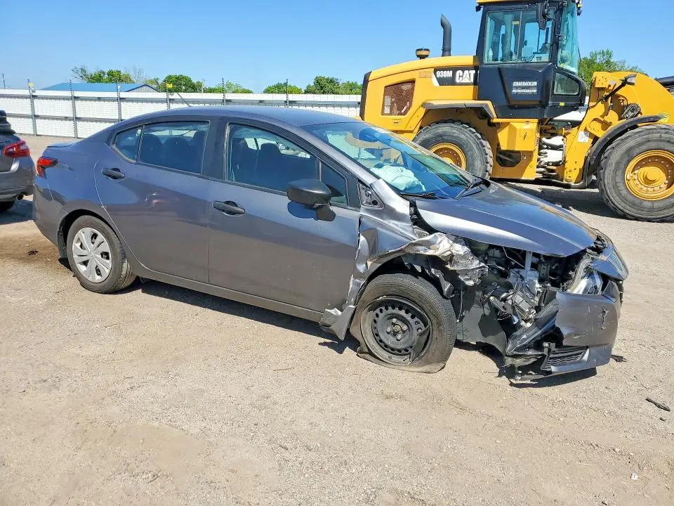 2021 NISSAN VERSA S  