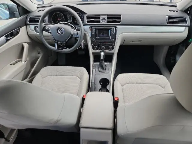2017 VOLKSWAGEN PASSAT S  