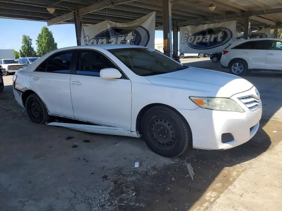 2011 TOYOTA CAMRY LE  