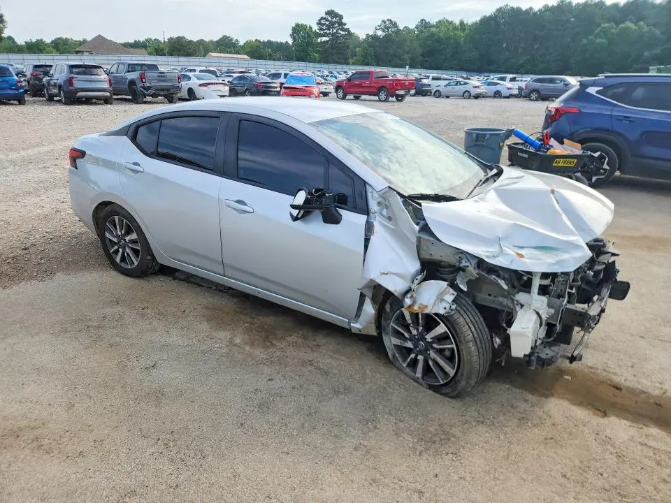 2020 NISSAN VERSA SV  