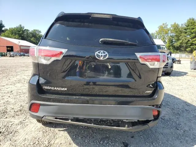 2016 TOYOTA HIGHLANDER LE  