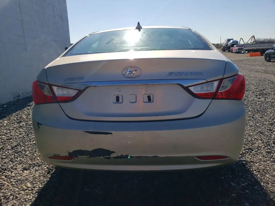2011 HYUNDAI SONATA GLS  