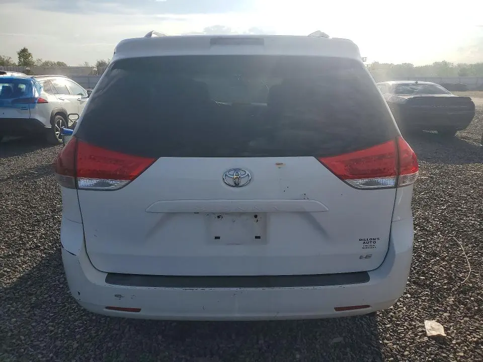2011 TOYOTA SIENNA LE  