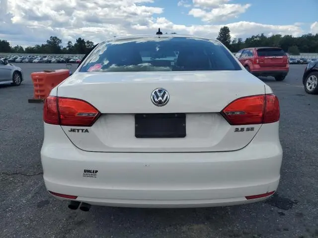 2011 VOLKSWAGEN JETTA SE  