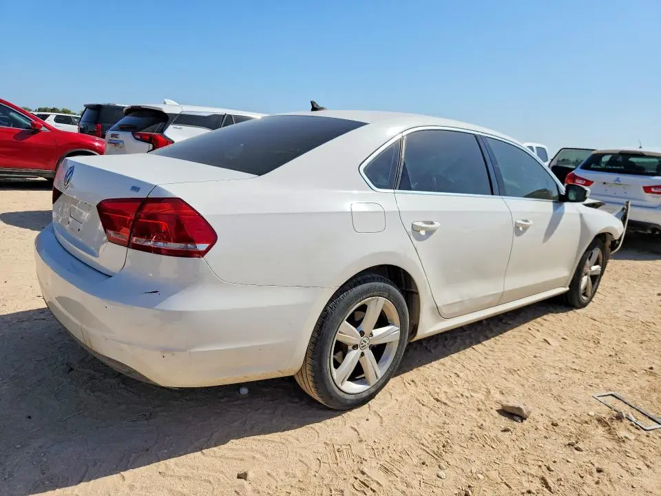 2013 VOLKSWAGEN PASSAT SE  