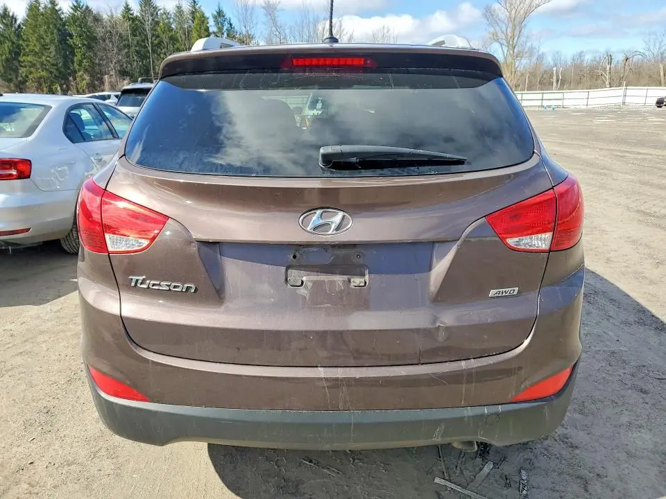 2015 HYUNDAI TUCSON SE  