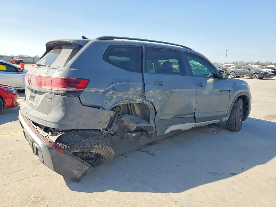 2024 VOLKSWAGEN ATLAS PEAK EDITION SE  