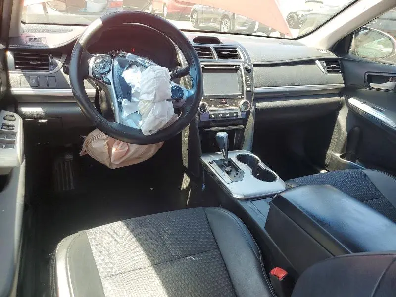 2014 TOYOTA CAMRY SE  