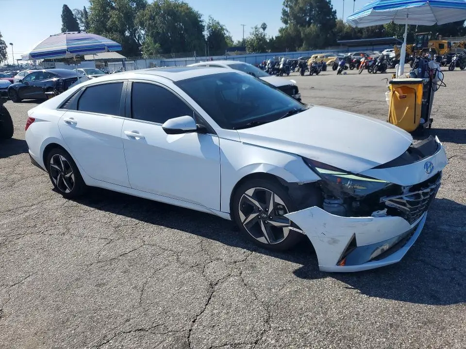 2021 HYUNDAI ELANTRA SEL  