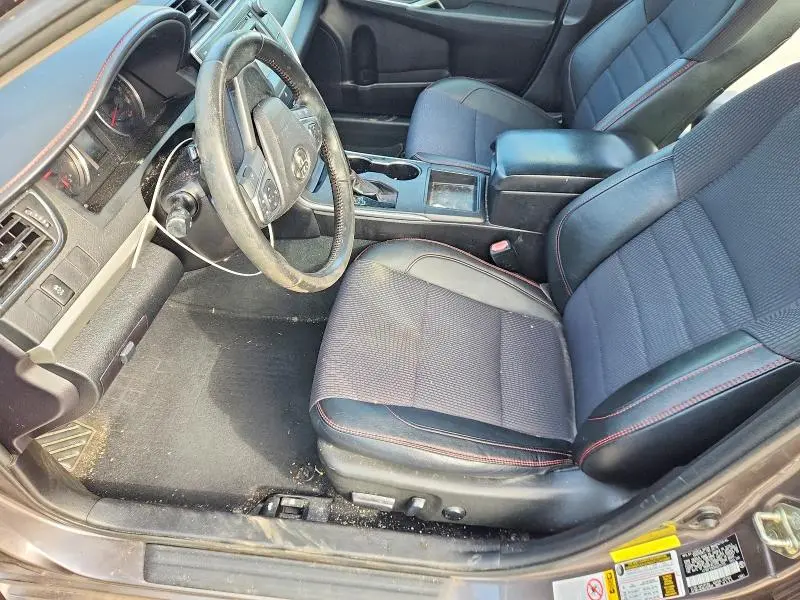2016 TOYOTA CAMRY SE  