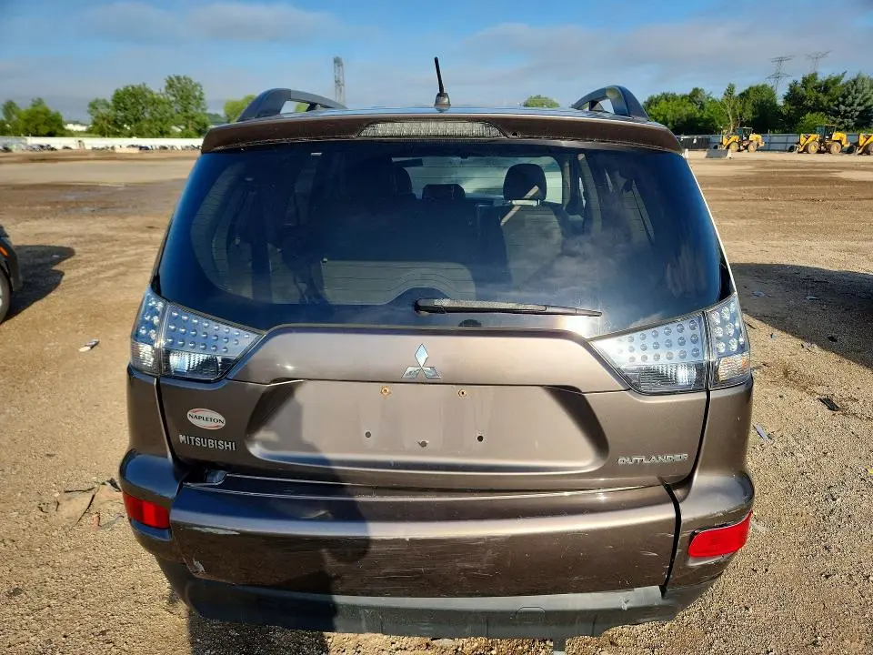 2012 MITSUBISHI OUTLANDER SE  