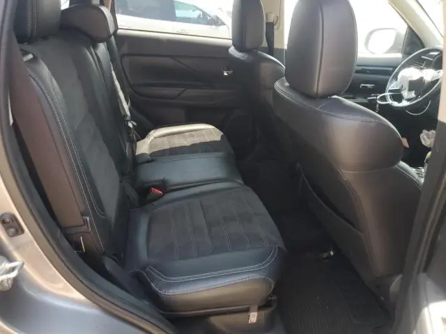 2019 MITSUBISHI OUTLANDER SE