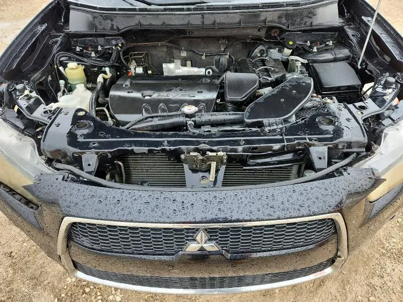 2012 MITSUBISHI OUTLANDER SE  
