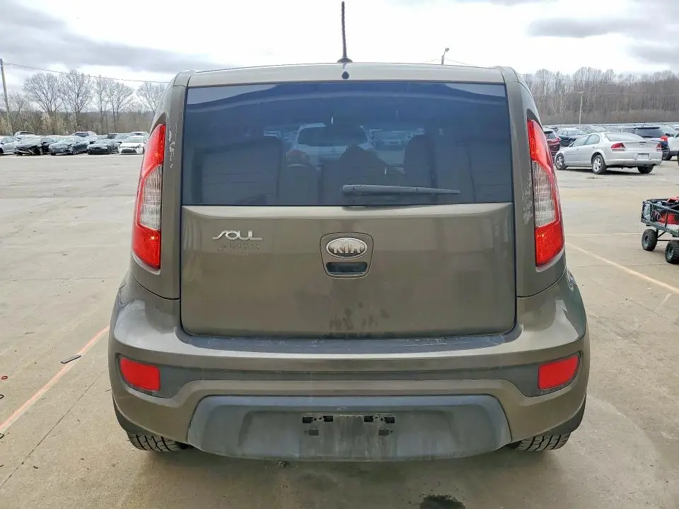 2013 KIA SOUL +  