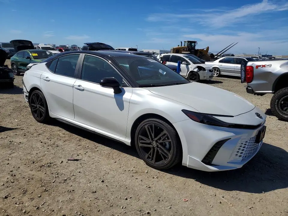2025 TOYOTA CAMRY XSE  