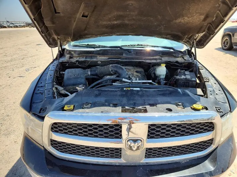 2016 RAM 1500 SLT  