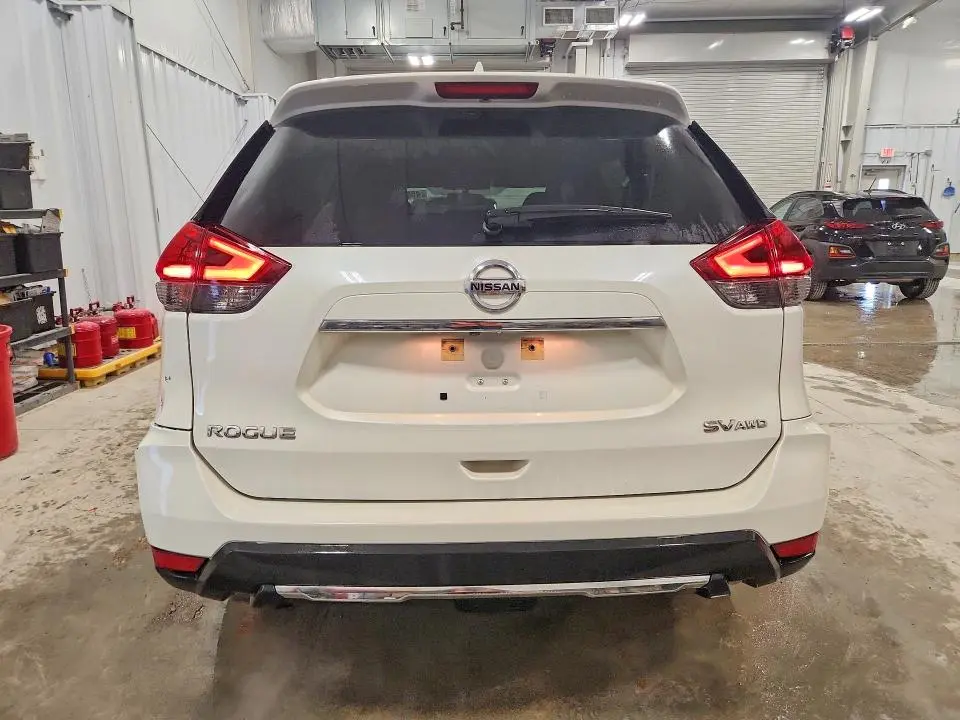 2018 NISSAN ROGUE SV  