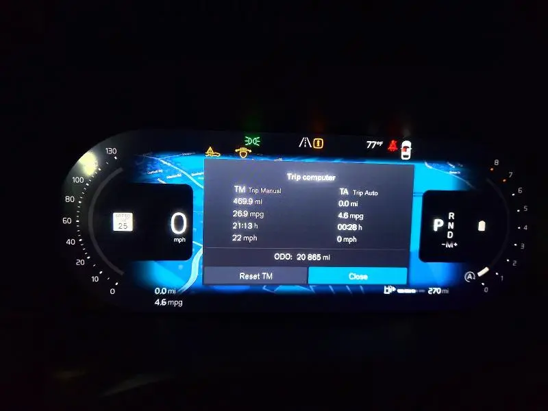 2025 VOLVO XC40 CORE  