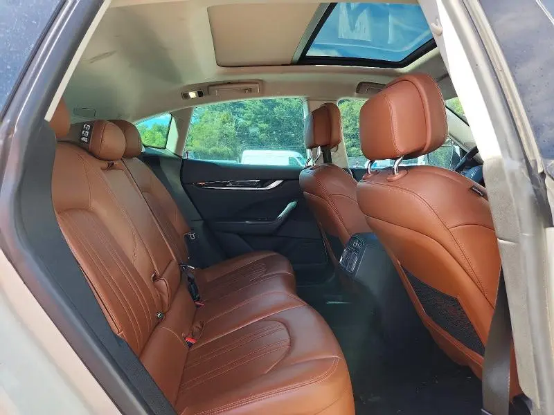 2017 MASERATI LEVANTE SPORT  