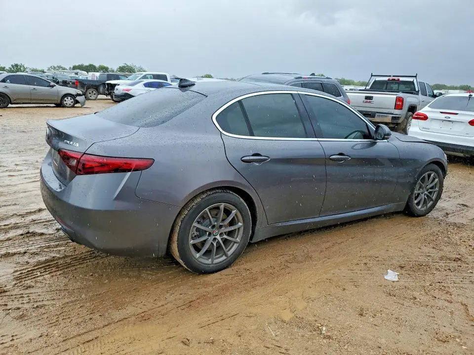 2018 ALFA ROMEO GIULIA   