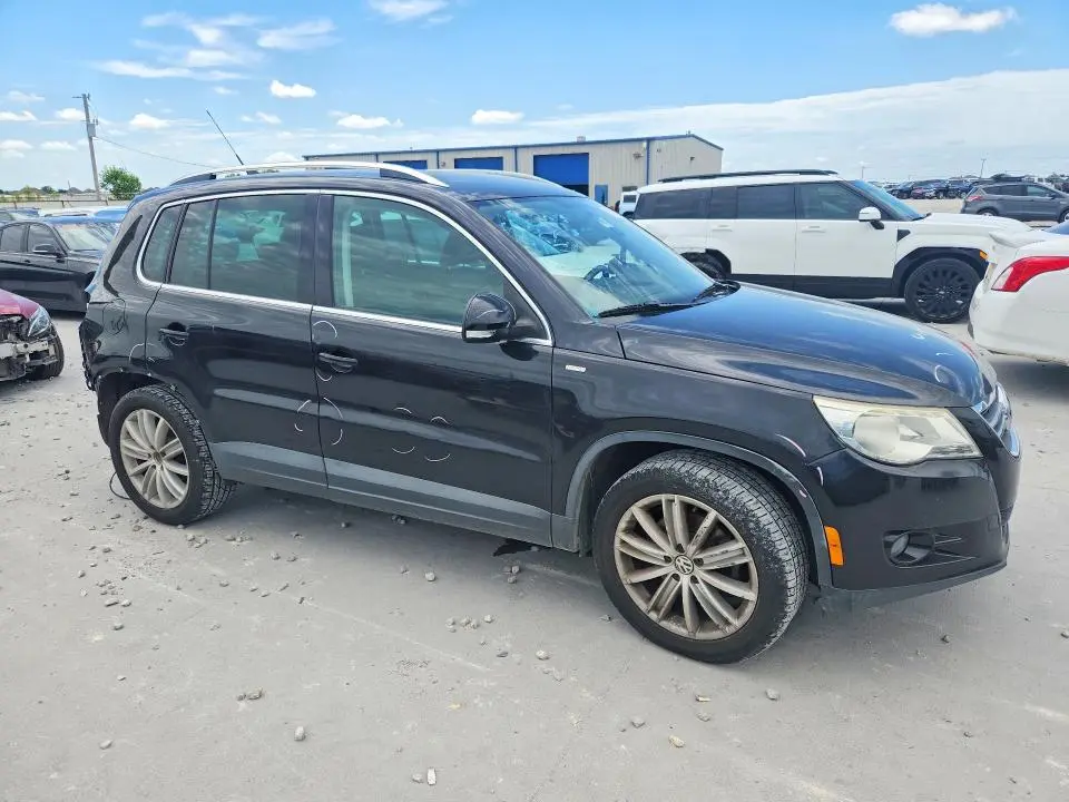 2010 VOLKSWAGEN TIGUAN S  