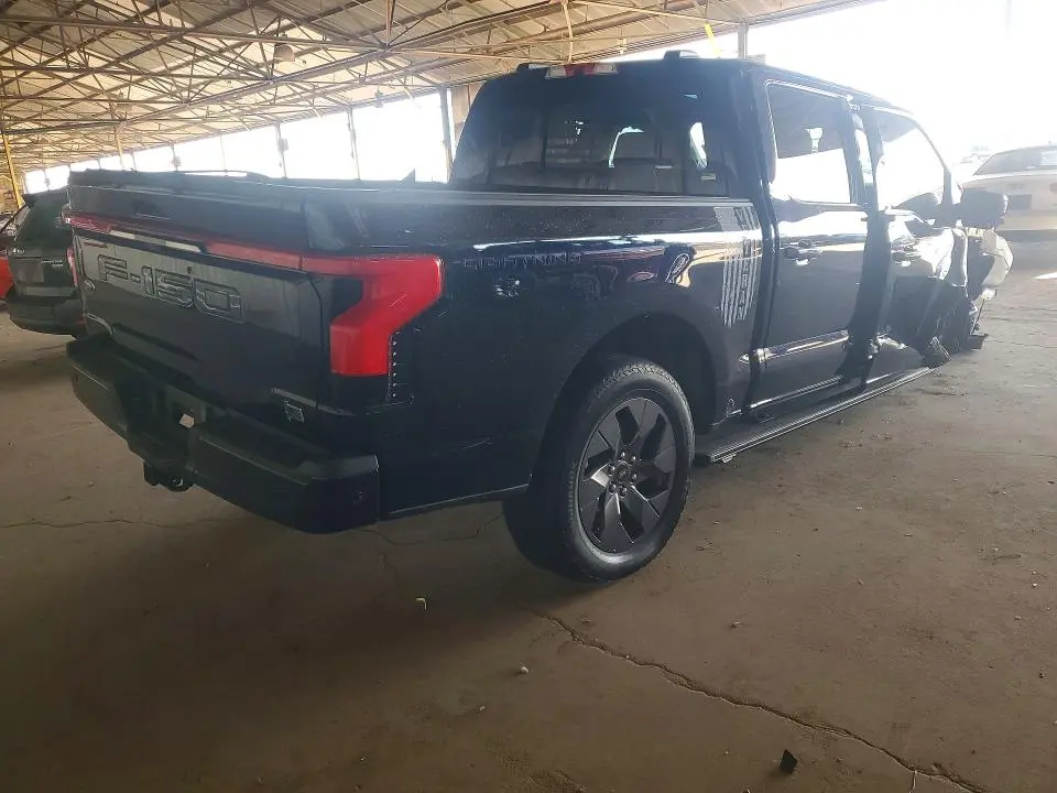 2023 FORD F150 LIGHTNING PRO  