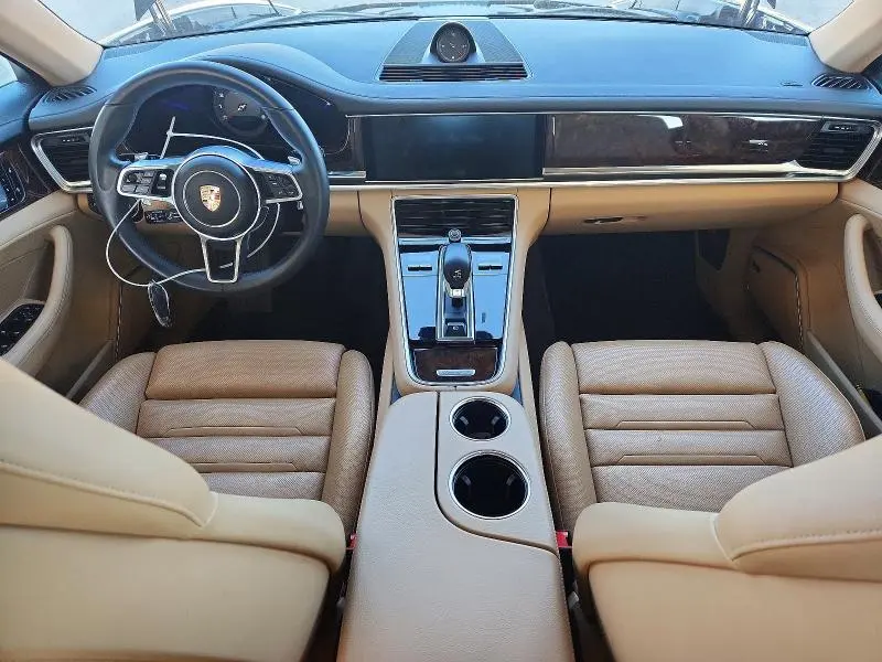 2018 PORSCHE PANAMERA 4  