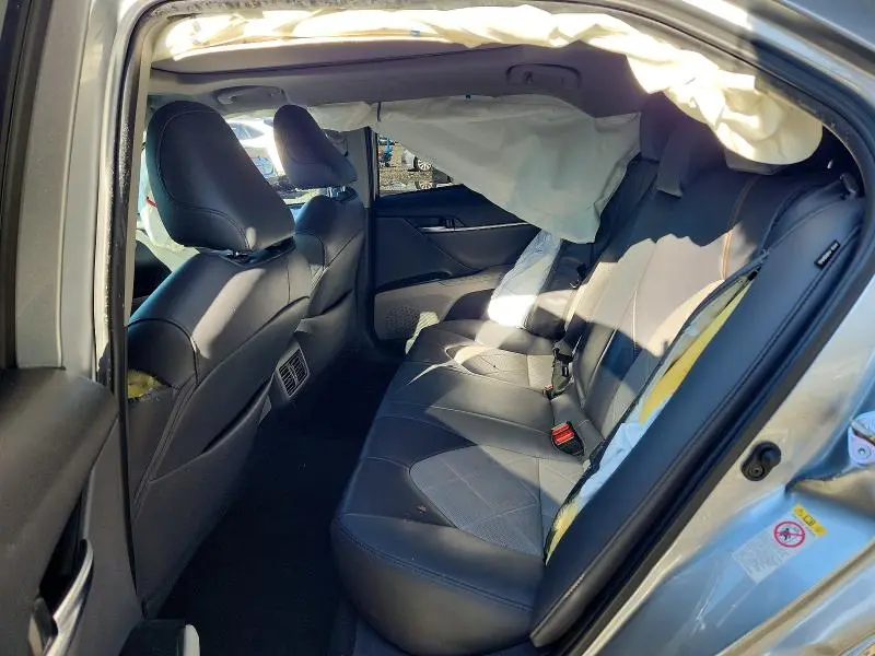 2019 TOYOTA CAMRY XLE  