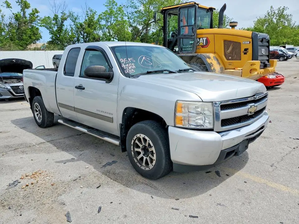 2011 CHEVROLET SILVERADO C1500 LT  
