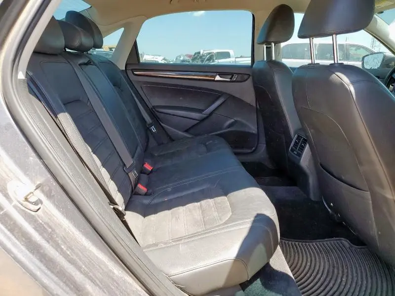 2015 VOLKSWAGEN PASSAT SEL  