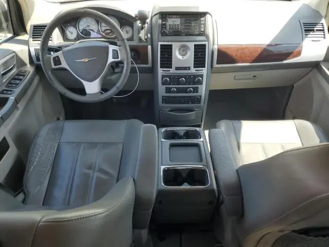 2010 CHRYSLER TOWN & COUNTRY TOURING  