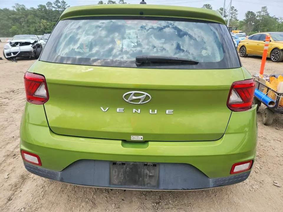 2024 HYUNDAI VENUE SE  