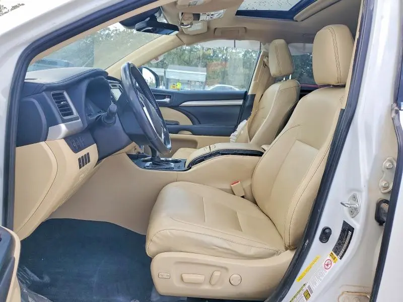 2019 TOYOTA HIGHLANDER XLE  