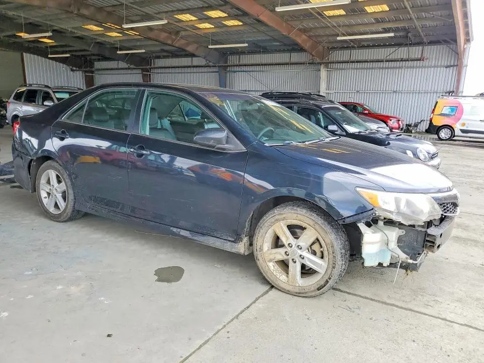 2014 TOYOTA CAMRY SE  