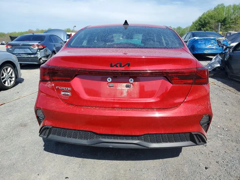 2023 KIA FORTE LXS  