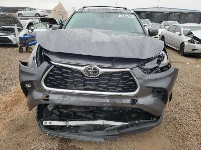 2022 TOYOTA HIGHLANDER XLE  