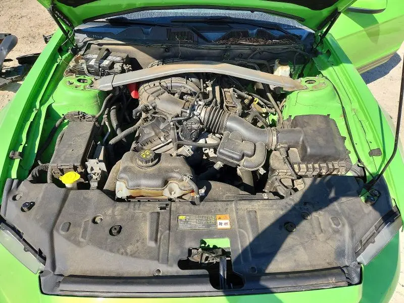 2013 FORD MUSTANG V6 CONVERTIBLE  