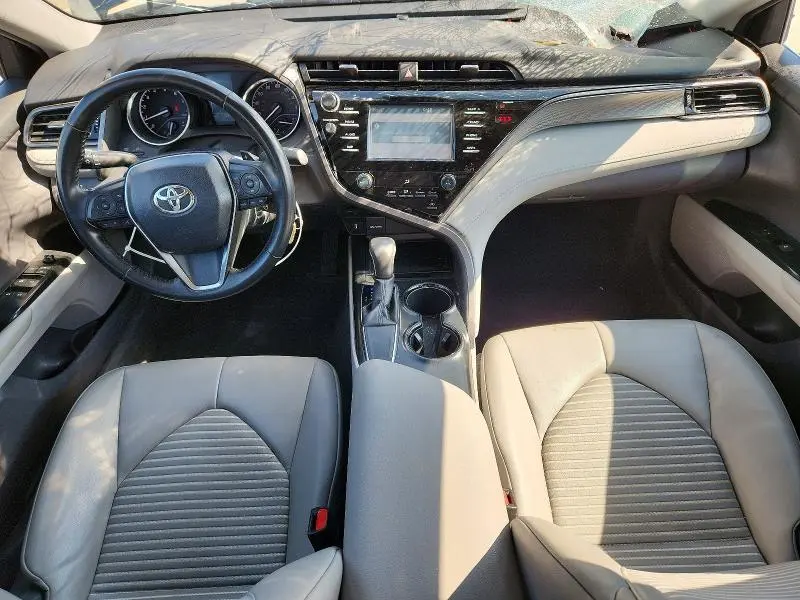 2019 TOYOTA CAMRY SE  