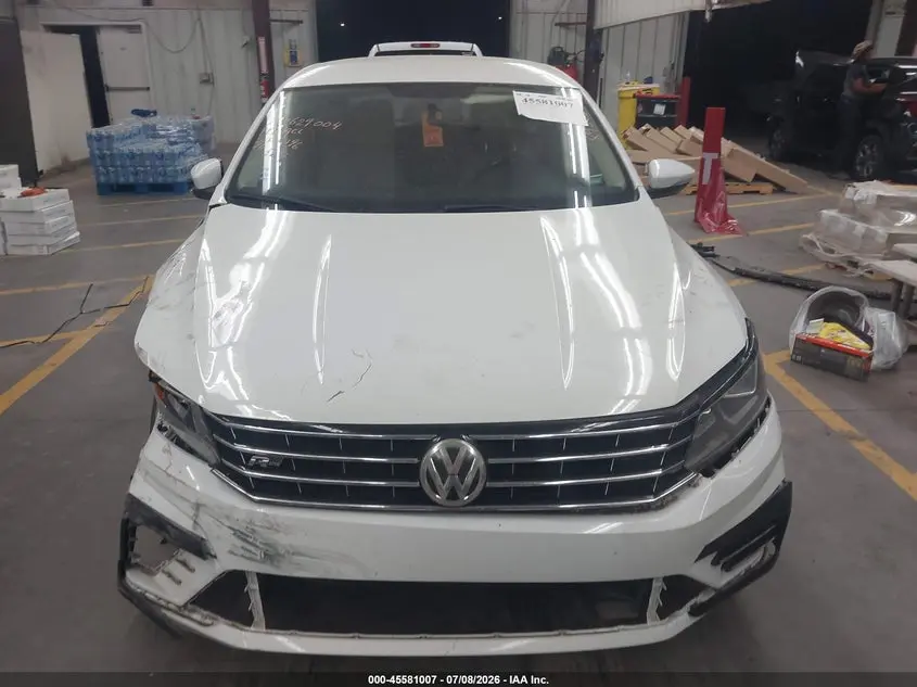 2017 VOLKSWAGEN PASSAT 1.8T R-LINE