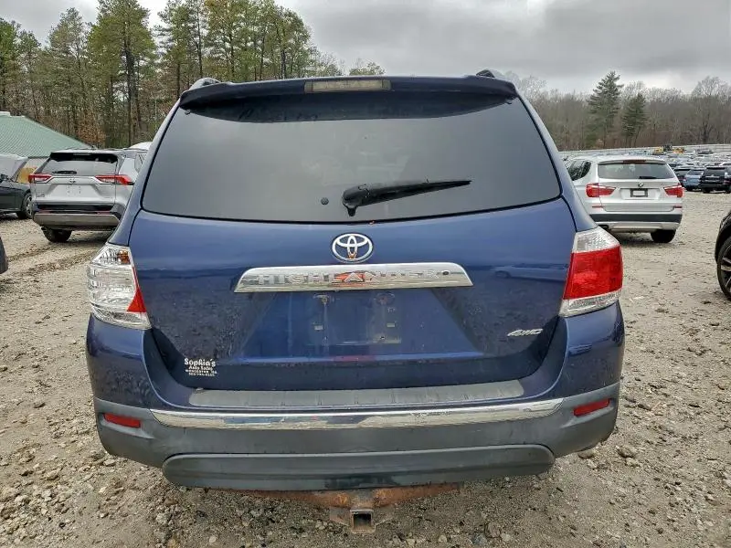 2011 TOYOTA HIGHLANDER BASE  