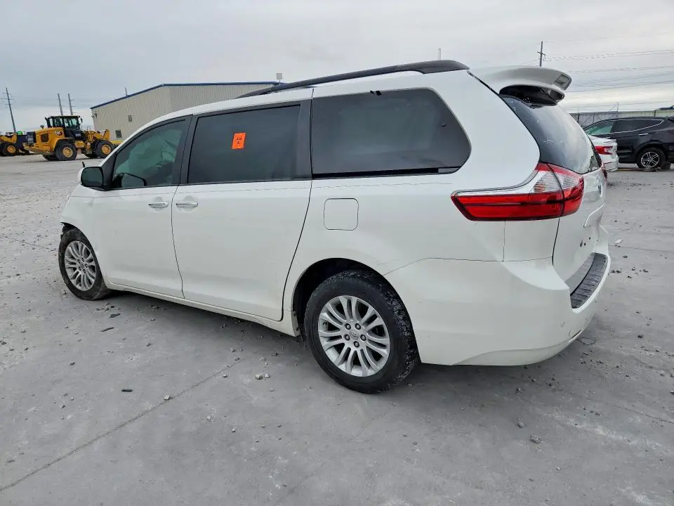 2015 TOYOTA SIENNA XLE PREMIUM 8-PASSENGER  