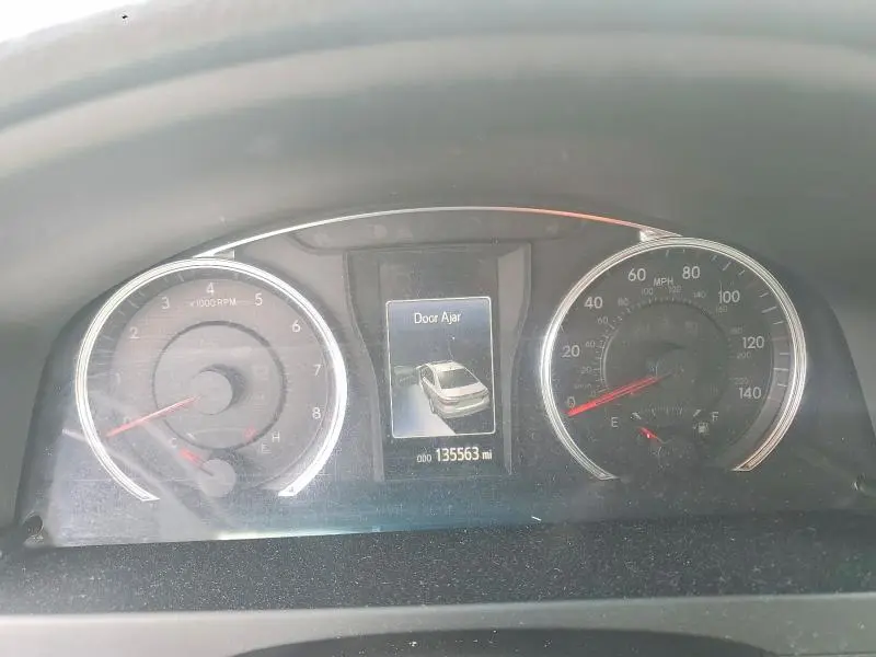 2016 TOYOTA CAMRY SE  