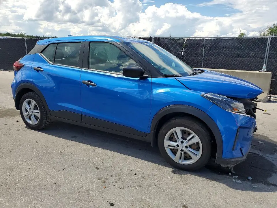 2024 NISSAN KICKS S  