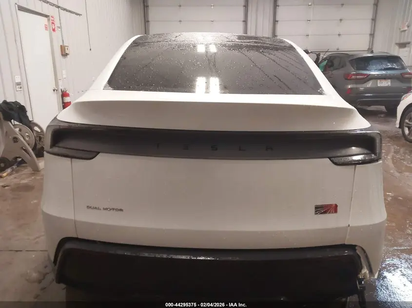 2026 TESLA MODEL Y  