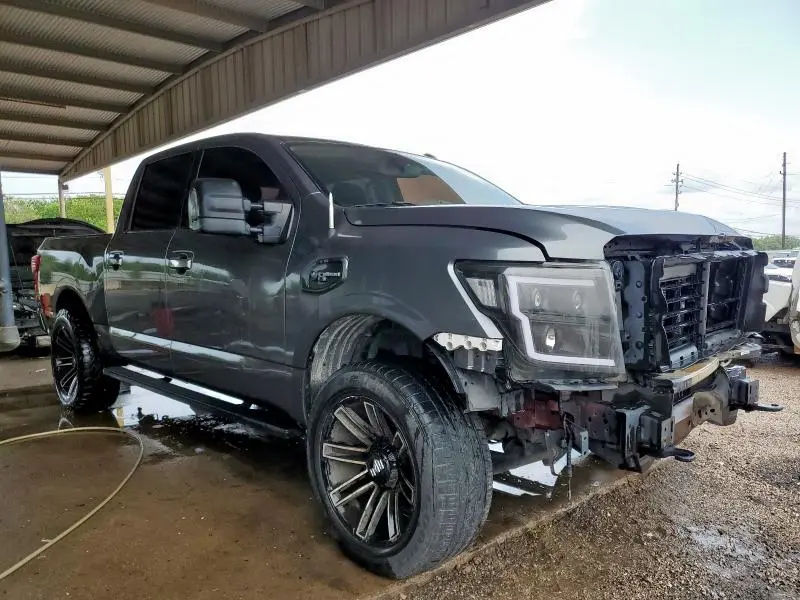 2017 NISSAN TITAN SV  